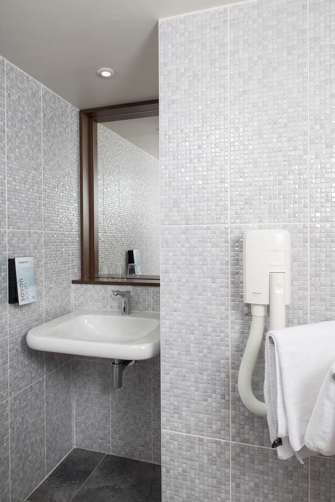 Hotel Campanile Saint-christophe 3*